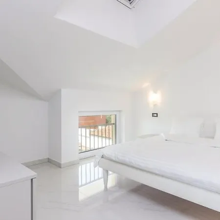 Penthouse With Pool アパート *